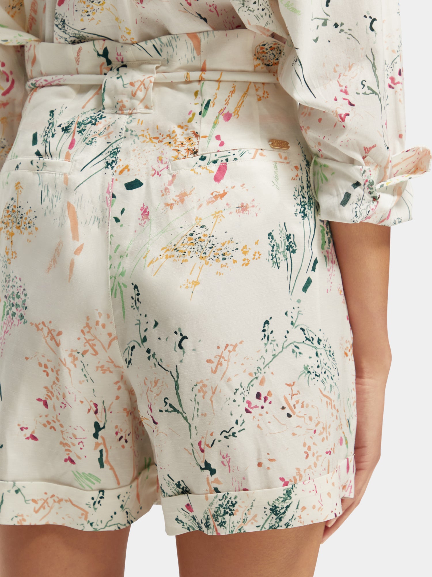 High-rise belted shorts - Wilder White