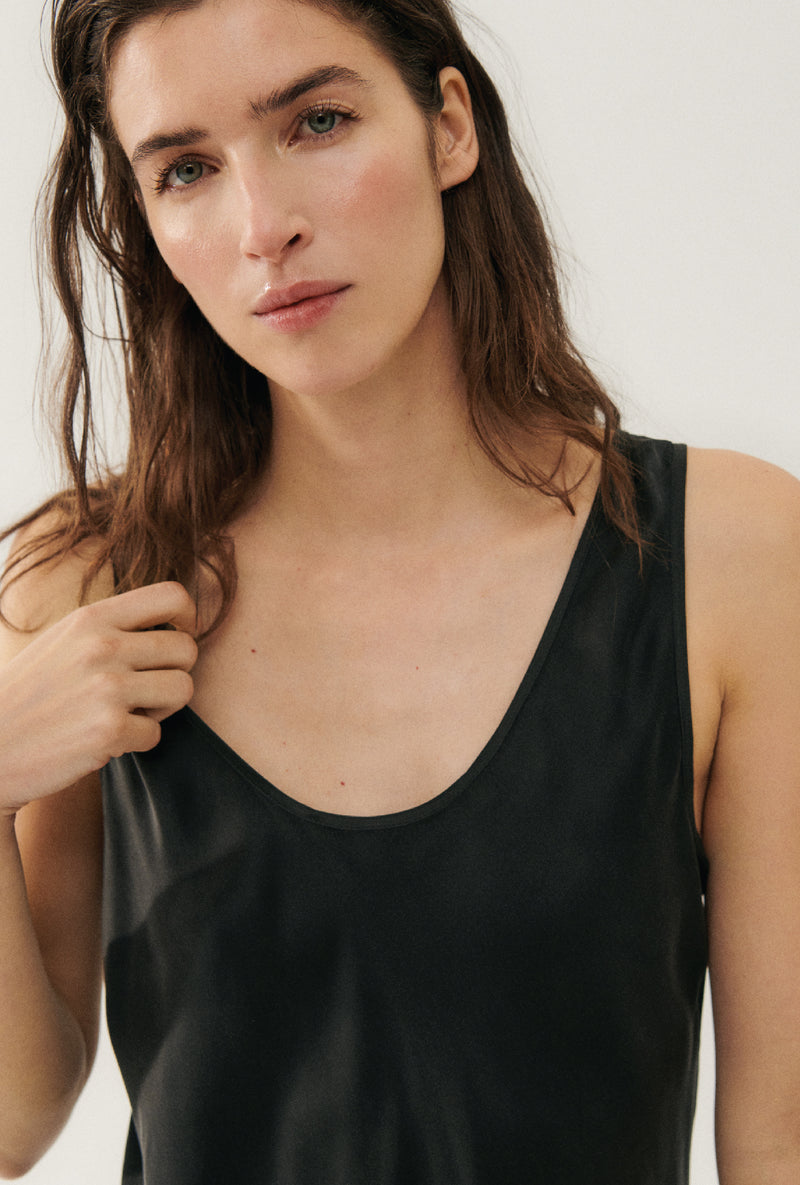 Scoop Neck Dress - Black