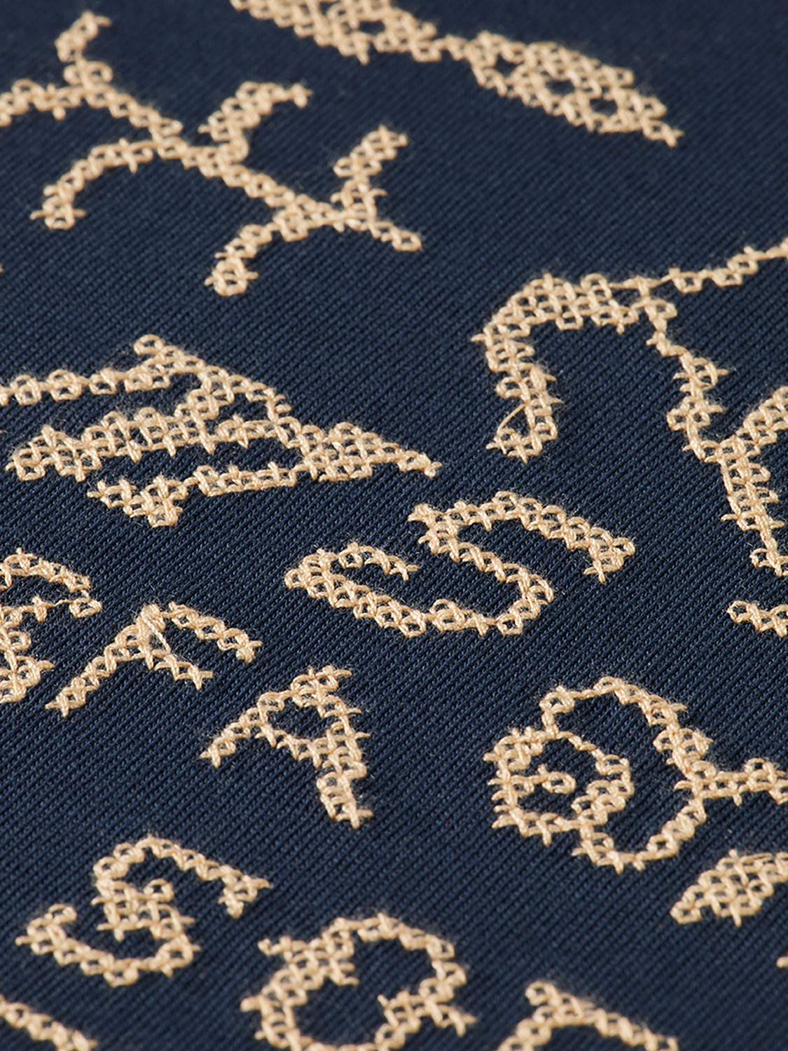 Cross-stitched artwork t-shirt - Carbon