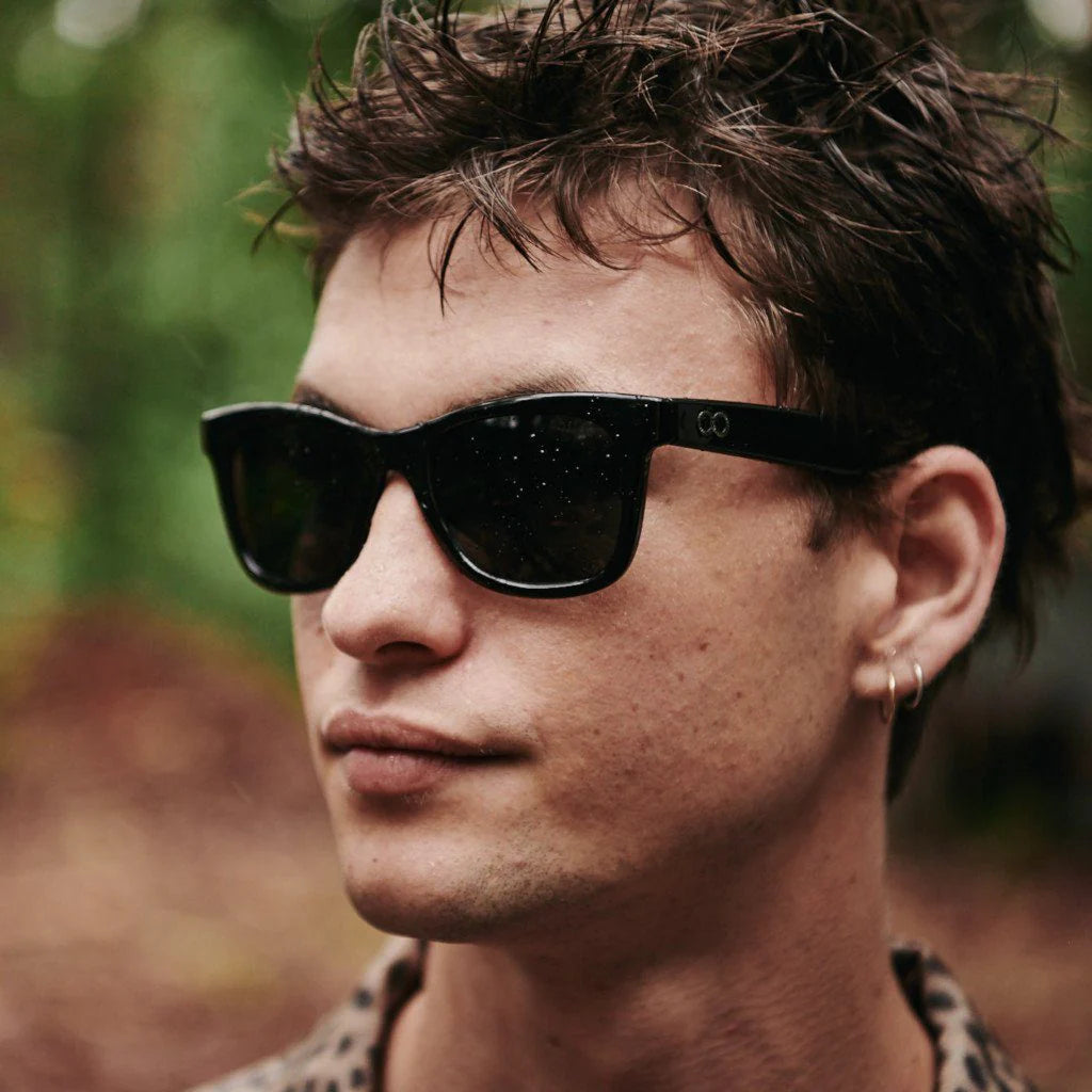 CASH Gloss Black | Green Polarised