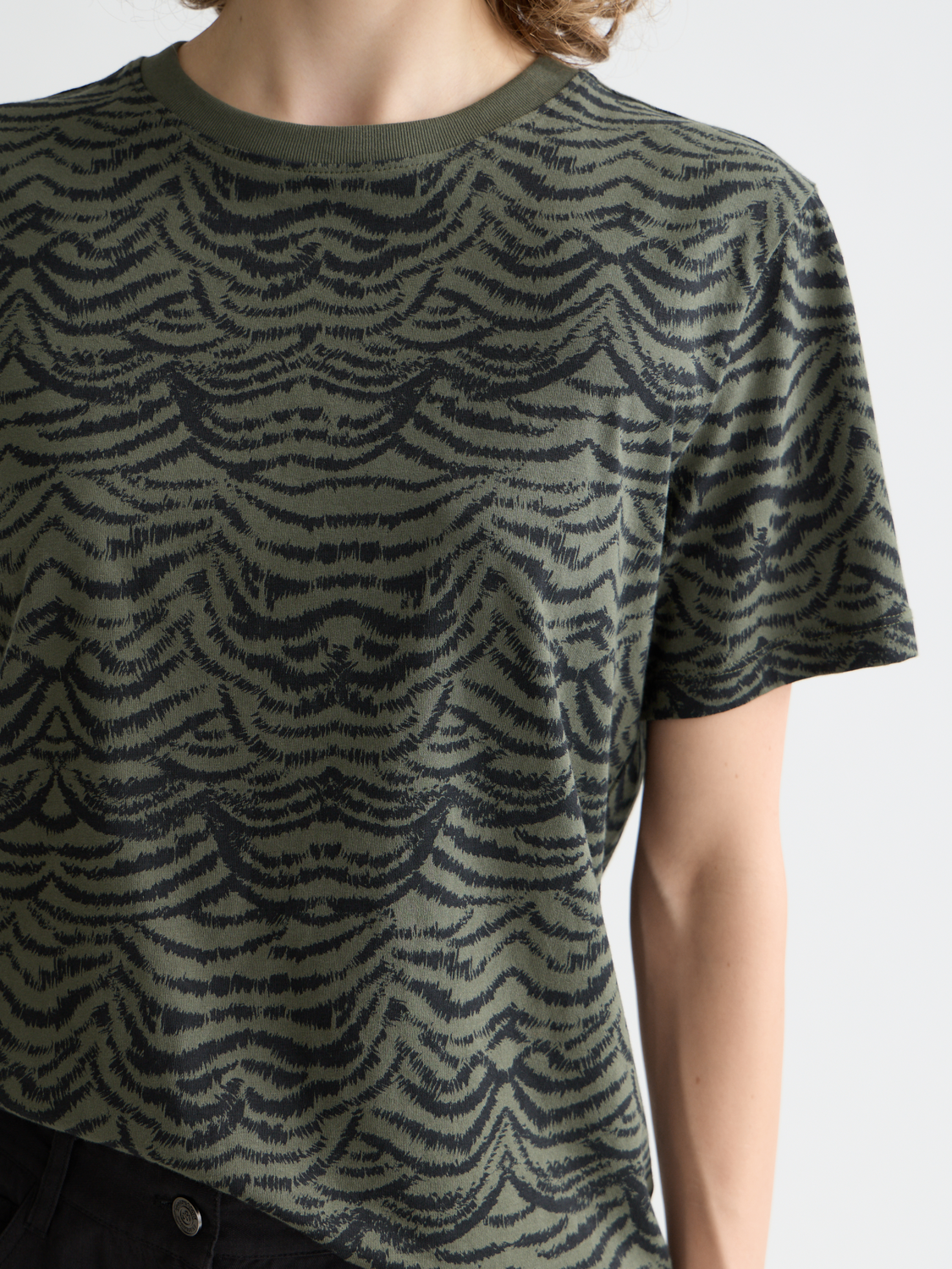 Printed t-shirt - Ikat Feather Thyme