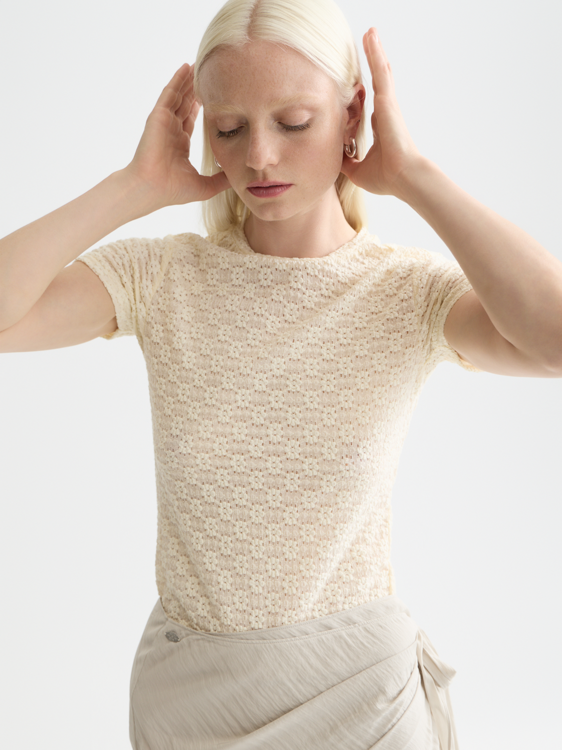Open structure t-shirt - Eggnog
