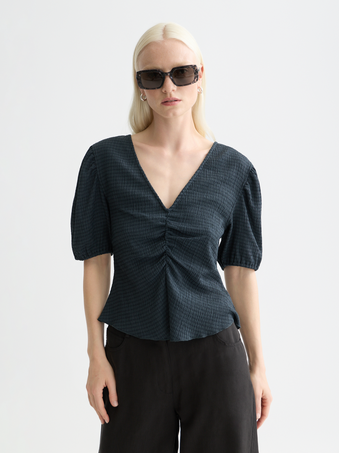 Structured v-neck top - Carbon