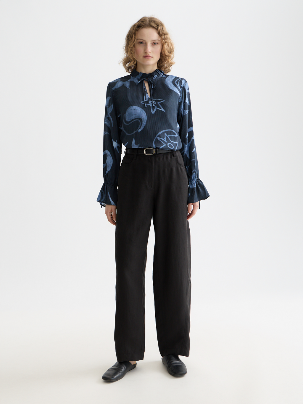 Blouse with drawstring cuffs - Cosmic Sky Spaced Carbon