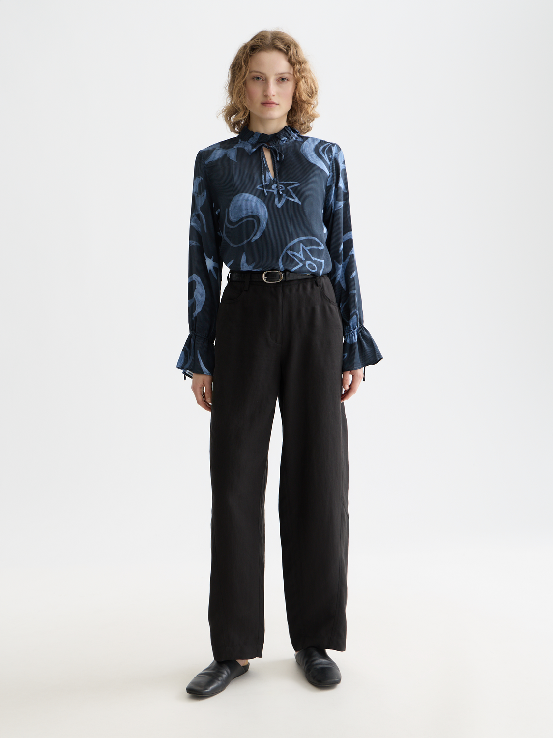 Blouse with drawstring cuffs - Cosmic Sky Spaced Carbon