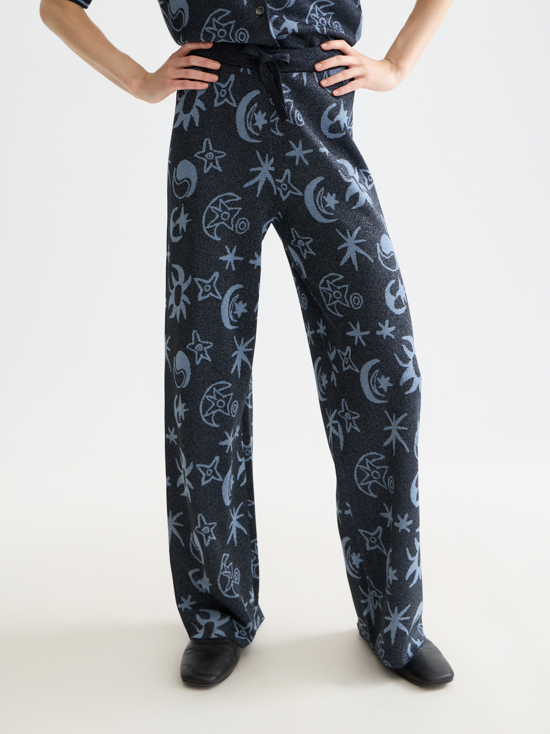 Jacquard knitted trousers - Cosmic Sky Spaced Carbon
