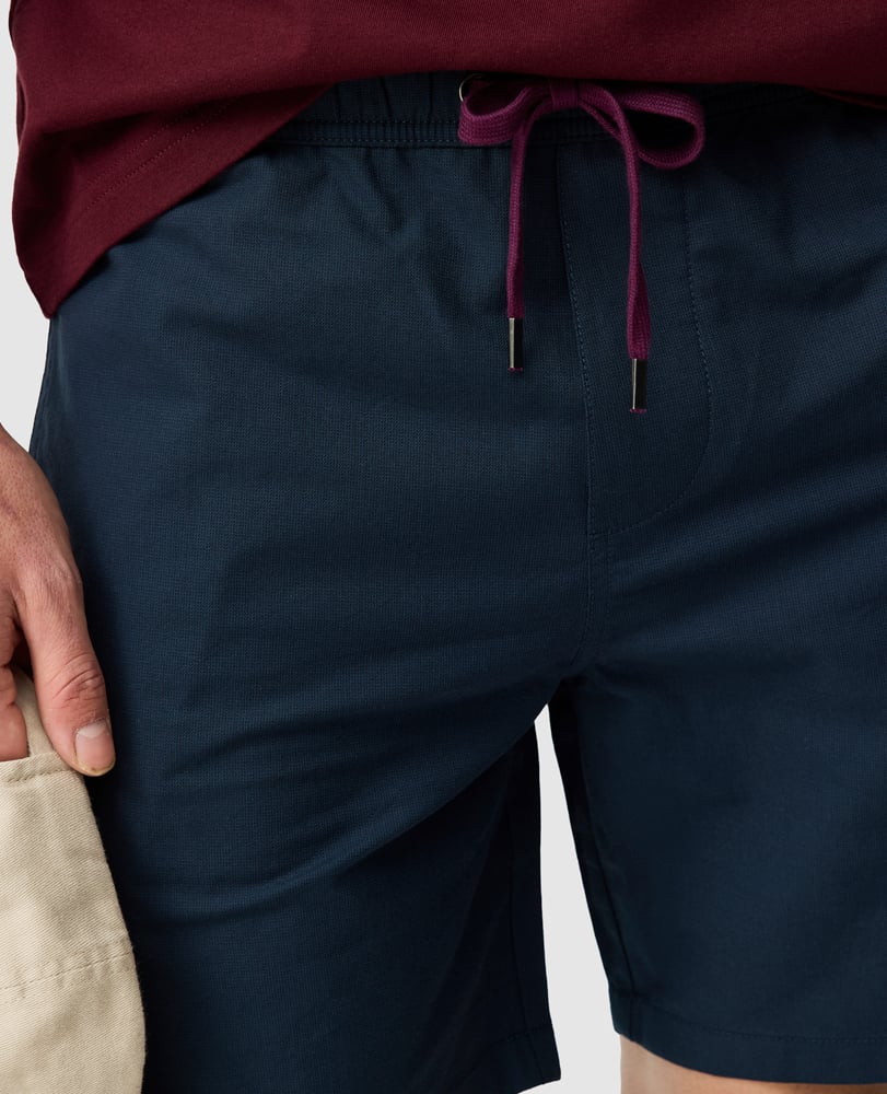 The Gunn 7" Resort Short - Navy