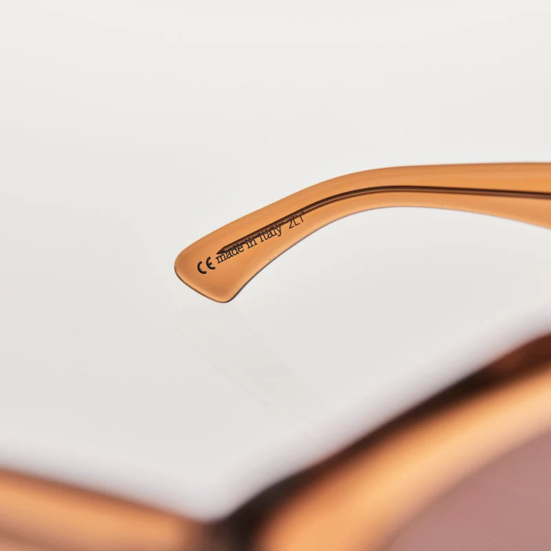 VIVID Translucent Cola | Amber Bio Lens