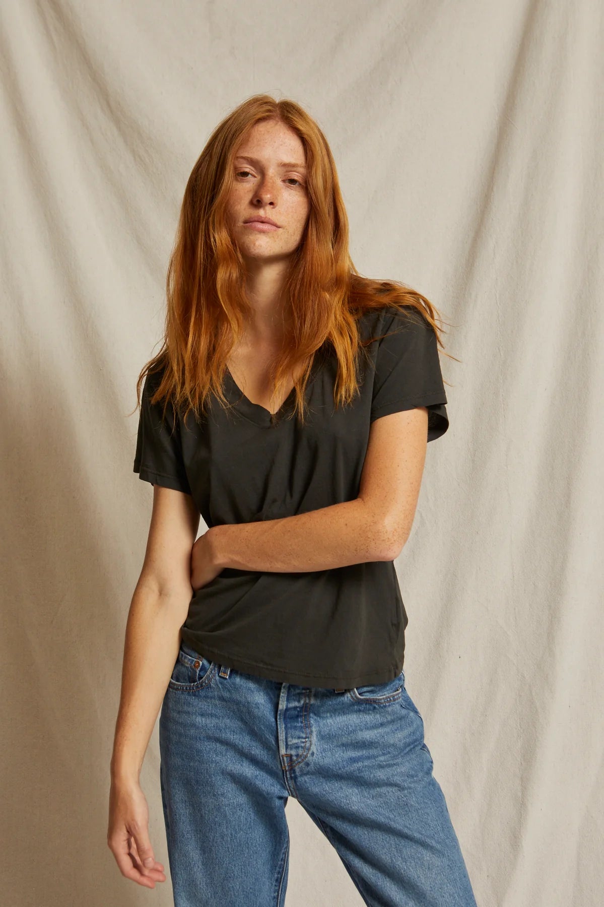 Hendrix Cotton Boxy V-Neck Tee - Vintage Black