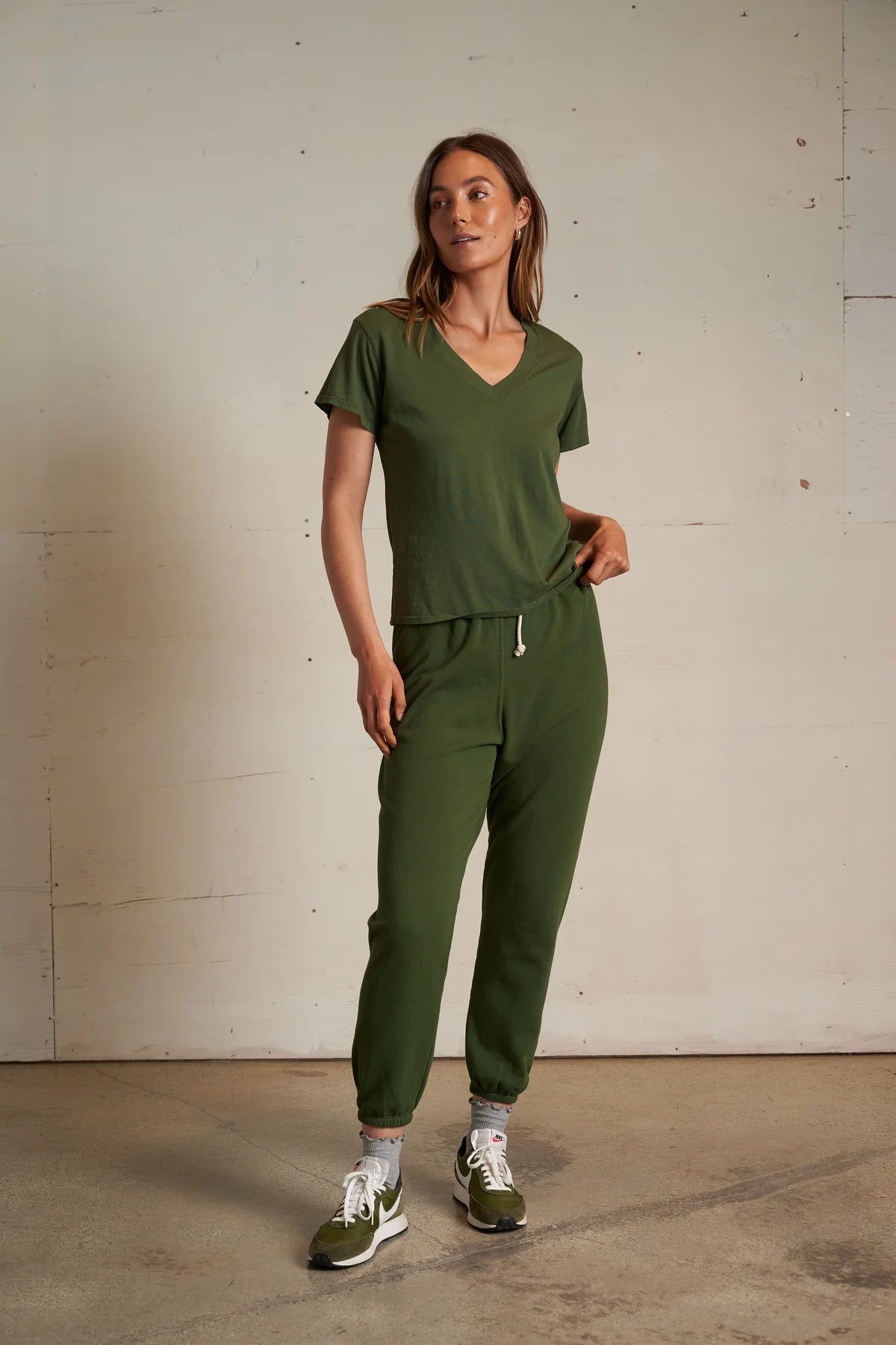 Hendrix Cotton Boxy V Neck Tee - Fern Green